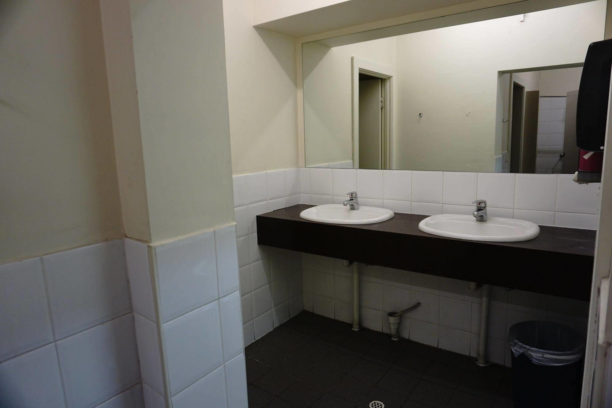 The Guest House Adelaide Bagian luar foto